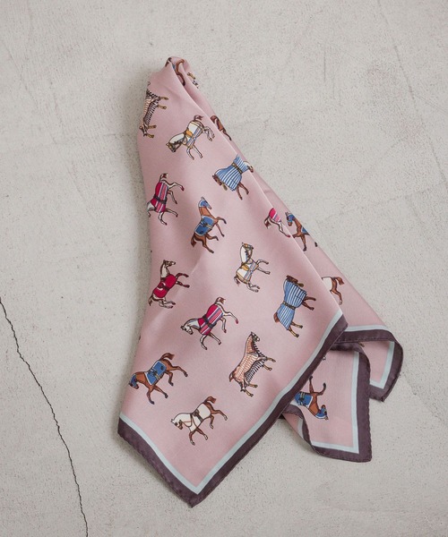 Andemiu（アンデミュウ）の「【新色追加】フォールプリントスカーフ983168（バンダナ/スカーフ・レディース・グリーン/ブラック/ベージュ/オフホワイト/ピンク/イエロー/ブルー・FREE）」の7枚目の写真