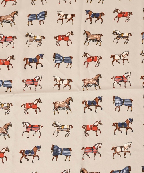 Andemiu（アンデミュウ）の「【新色追加】フォールプリントスカーフ983168（バンダナ/スカーフ・レディース・グリーン/ブラック/ベージュ/オフホワイト/ピンク/イエロー/ブルー・FREE）」の9枚目の写真