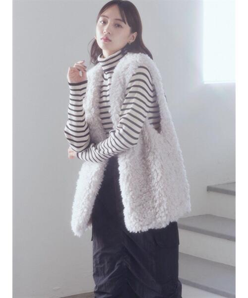 earth music&ecology（アースミュージックアンドエコロジー）の「ファーベスト（ベスト・レディース・ライトグレー/ライトベージュ・FREE）」の6枚目の写真