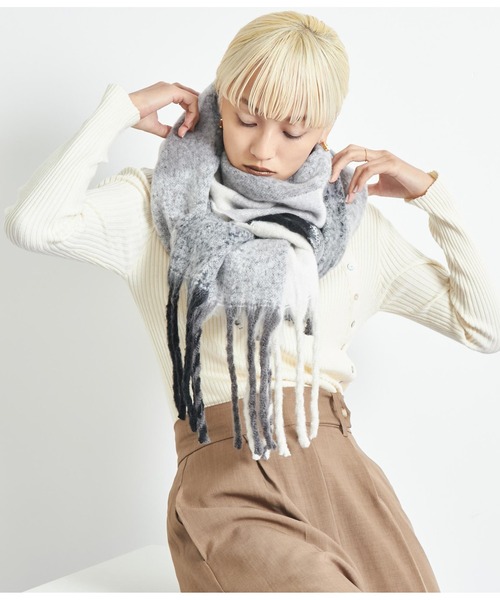 Settimissimo（セッティミッシモ）の「大判バルキーストール マフラー（ストール/ショール・レディース・ブラウン/ベージュ/ホワイト×ブラック・FREE）」の4枚目の写真