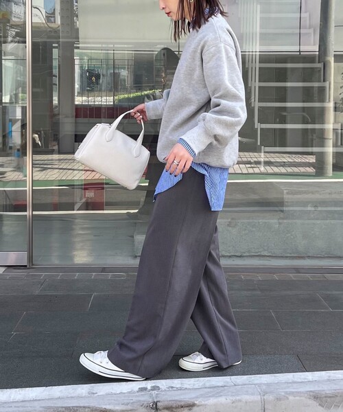 fredy emue（フレディエミュ）の「パールロゴ起毛スウェット（スウェット・レディース・アイボリー/グレー/ダークネイビー・38）」の7枚目の写真