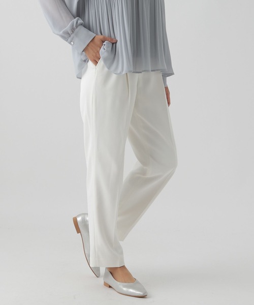 Elura（エルーラ）の「＜セレモニーにもお仕事にも使える！＞映えラクテーパードパンツ（その他パンツ・レディース・ネイビー/ブラック/グレイッシュベージュ/ホワイト・LARGE/MEDIUM/SMALL/X-LARGE）」の8枚目の写真