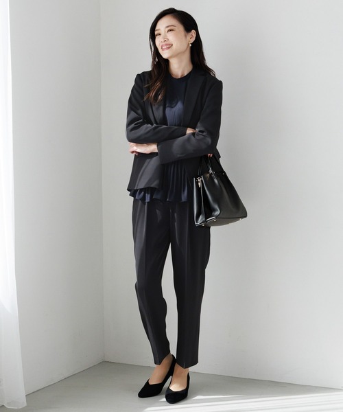 Elura（エルーラ）の「＜セレモニーにもお仕事にも使える！＞映えラクテーパードパンツ（その他パンツ・レディース・ネイビー/ブラック/グレイッシュベージュ/ホワイト・LARGE/MEDIUM/SMALL/X-LARGE）」の14枚目の写真