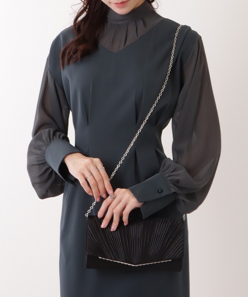 Lace Ladies(レースレディース)の「メタリック ライン付き V字 プリーツ クラッチ バッグ(クラッチバッグ・レディース・アイボリー/ブラック/グレー・FREE)」の11枚目の写真
