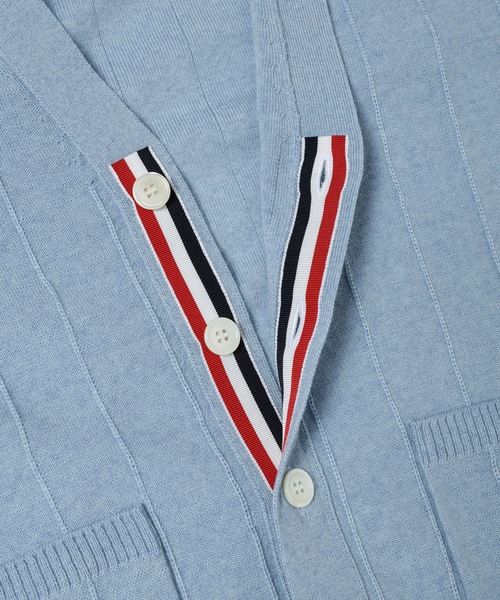 THOM BROWNE(トムブラウン)の「RIB STITCH RELAXED FIT V NECK CARDIGAN IN WOOL W/ RWB STRIPE(カーディガン/ボレロ・メンズ・その他・0/2/1)」の3枚目の写真