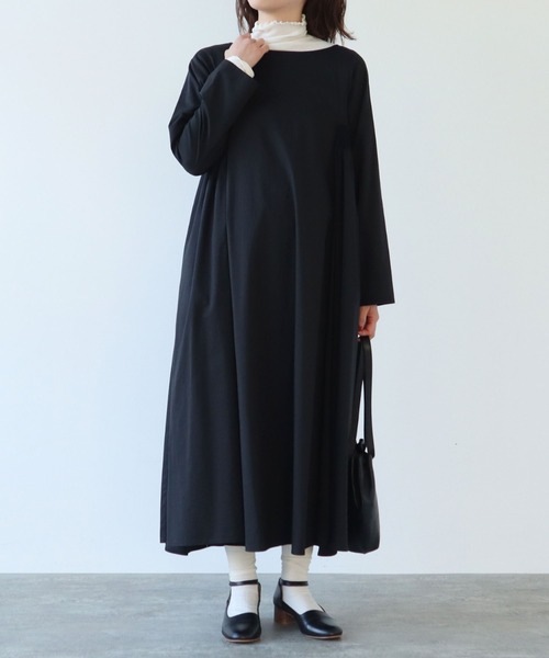 yuni（ユニ ）の「キュプラ ナイロン シャーリングワンピース