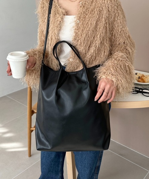 DISCOAT（ディスコート）の「【大容量】2WAYタックビッグトート（トートバッグ・レディース・ブラック/シルバー/シャンパン・FREE）」の4枚目の写真