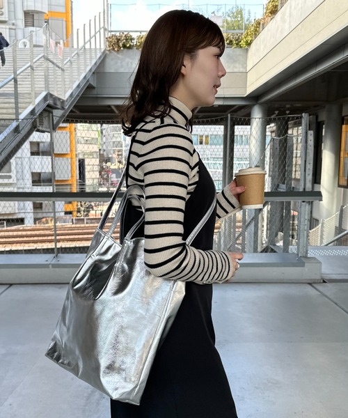 DISCOAT（ディスコート）の「【大容量】2WAYタックビッグトート（トートバッグ・レディース・ブラック/シルバー/シャンパン・FREE）」の10枚目の写真