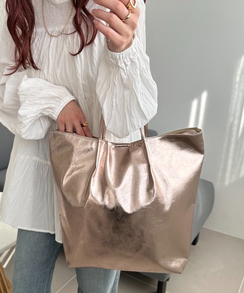 DISCOAT（ディスコート）の「【大容量】2WAYタックビッグトート（トートバッグ・レディース・ブラック/シルバー/シャンパン・FREE）」の6枚目の写真