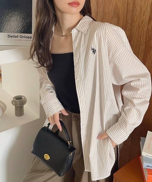 U.S. POLO ASSN.（ユーエスポロアッスン）の「U.S. POLO ASSN./ユーエス ポロ アッスン　レギュラーカラー オーバーサイズ ストライプ シャツ（シャツ/ブラウス・レディース・ネイビー×ホワイト/ベージュ/ホワイト×ブラック/サックスブルー/ピンク・L/M）」の3枚目の写真