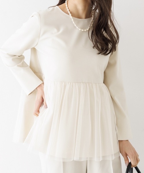 abahouse mavie（アバハウスマヴィ）の「【エニデイカセット】チュールペプラムブラウス/セミオケ（シャツ/ブラウス・レディース・ダークネイビー/アイボリー/ブラック/グレイッシュベージュ・フリー）」の2枚目の写真