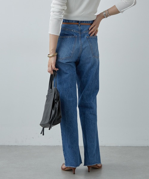 SHENERY（シーナリー）の「カットオフストレートデニムパンツ（デニムパンツ・レディース・ブルー・36/38/40）」の15枚目の写真