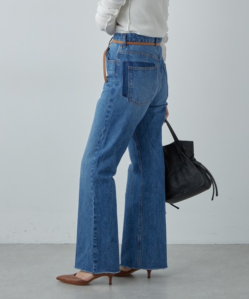 SHENERY（シーナリー）の「カットオフストレートデニムパンツ（デニムパンツ・レディース・ブルー・36/38/40）」の16枚目の写真