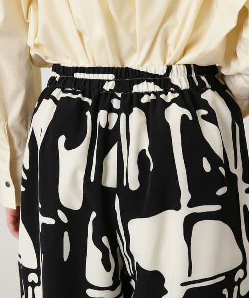 N.（N. Natural Beauty Basic）（エヌエヌナチュラルビューティーベーシック）の「◆アートプリントイージーパンツ（その他パンツ・レディース・ベージュ系その他/ブラック系その他・MEDIUM）」の11枚目の写真