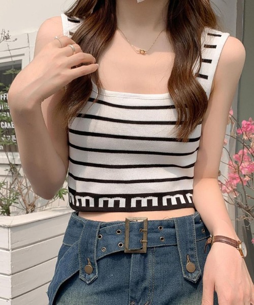 SHEPP(シープ)の「ロゴボーダー スクエアネック クロップド ショートタンクトップ / ニットタンク / ブラ紐隠し(タンクトップ・レディース・ホワイト/ブラック/レッド/グリーン・FREE)」の8枚目の写真