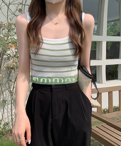 SHEPP(シープ)の「ロゴボーダー スクエアネック クロップド ショートタンクトップ / ニットタンク / ブラ紐隠し(タンクトップ・レディース・ホワイト/ブラック/レッド/グリーン・FREE)」の18枚目の写真