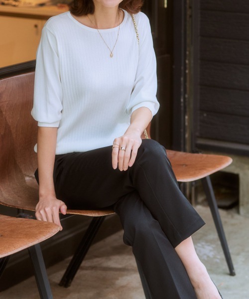 7days Life Styling(セブンデイズライフスタイリング)の「【ひんやり接触冷感】パフ袖ボートネックリブニット(UVカット・毛玉防止)(ニット/セーター・レディース・ラベンダー/グリーン/オフホワイト/ブラック/ブルーグレー/杢グレー/ベージュ・M/S/L/LL)」の10枚目の写真