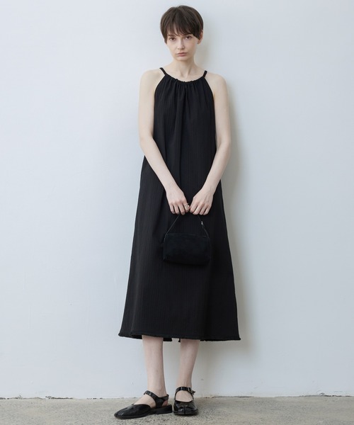 tageechita（タジチタ）の「【tageechita】テクスチャー素材 ホルターネック Aラインワンピース（ワンピース・レディース・ブラック/アイボリー・M/S/L）」の12枚目の写真