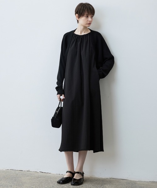 tageechita（タジチタ）の「【tageechita】テクスチャー素材 ホルターネック Aラインワンピース（ワンピース・レディース・ブラック/アイボリー・M/S/L）」の20枚目の写真