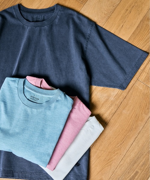 BAYFLOW（ベイフロー）の「[何枚あっても使える]ピグメント半袖Tシャツ（Tシャツ/カットソー・メンズ・オフホワイト/ブルー/チャコール/ピンク/オリーブ/ネイビー/イエロー・MEDIUM/LARGE）」の2枚目の写真