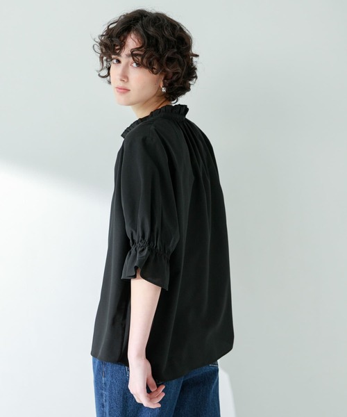 URBAN RESEARCH Sonny Label（アーバンリサーチサニーレーベル）の「『UR TECH』 スタンドフリルブラウス（シャツ/ブラウス・レディース・ホワイト/ブラック/ブルー・FREE）」の5枚目の写真