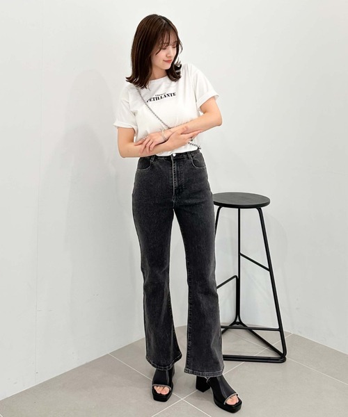 archives（アルシーヴ）の「タイトフレアレースアップデニム