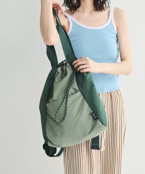 MERLOT（メルロー）の「【A4サイズ収納可能】【バッグパック、トートバッグの2way】バイカラー2wayバッグ（トートバッグ・レディース・グリーン/レオパード・FREE）」の4枚目の写真