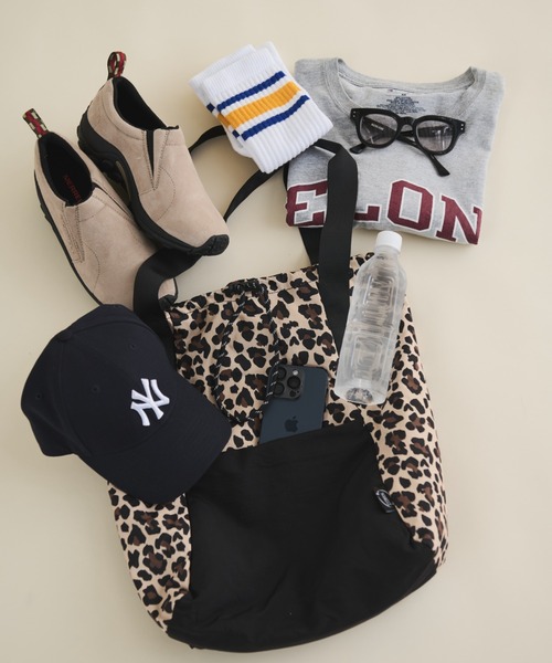 MERLOT（メルロー）の「【A4サイズ収納可能】【バッグパック、トートバッグの2way】バイカラー2wayバッグ（トートバッグ・レディース・グリーン/レオパード・FREE）」の5枚目の写真