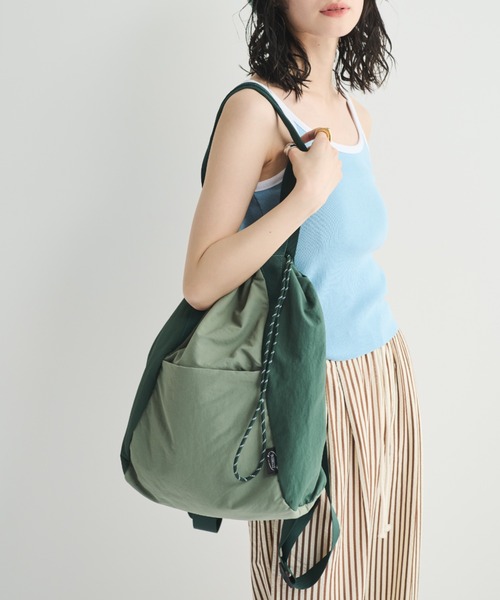 MERLOT（メルロー）の「【A4サイズ収納可能】【バッグパック、トートバッグの2way】バイカラー2wayバッグ（トートバッグ・レディース・グリーン/レオパード・FREE）」の8枚目の写真