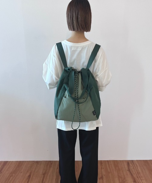 MERLOT（メルロー）の「【A4サイズ収納可能】【バッグパック、トートバッグの2way】バイカラー2wayバッグ（トートバッグ・レディース・グリーン/レオパード・FREE）」の12枚目の写真