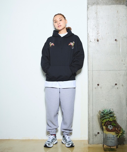 AlexanderLeeChang（アレキサンダーリーチャン）の「AlexanderLeeChang アレキサンダーリーチャン / BLC HOODIE [BANAMINGO] バナミンゴ刺繍ビッグシルエットパーカー / BC-012417（パーカー・メンズ・ブラック/グレー/ミント・XX-LARGE/X-LARGE/MEDIUM/LARGE）」の5枚目の写真