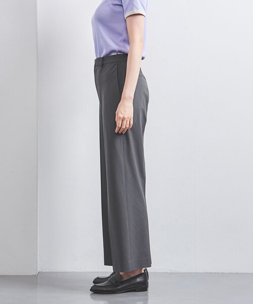 UNITED ARROWS（ユナイテッドアローズ）の「バイアス ワイドパンツ（スラックス・レディース・ダークグレー/ベージュ/ライラック・36/38/40/34）」の19枚目の写真