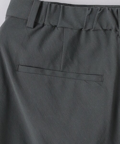 UNITED ARROWS（ユナイテッドアローズ）の「バイアス ワイドパンツ（スラックス・レディース・ダークグレー/ベージュ/ライラック・36/38/40/34）」の13枚目の写真