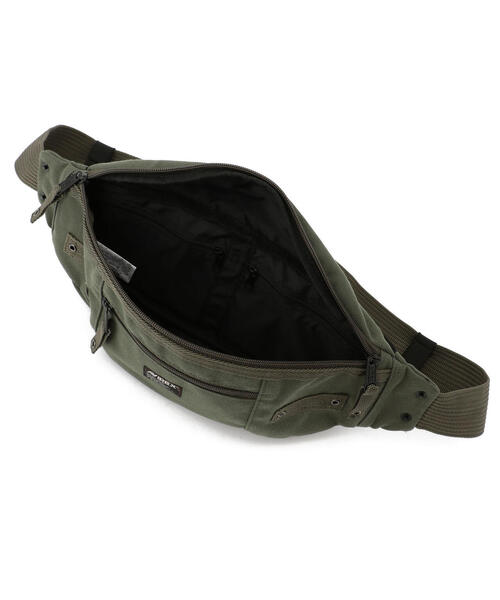 AVIREX(アヴィレックス)の「EAGLE POLYESTER 2WAY WAIST BAG /イーグル ポリエステル 2ウェイ ウエストバッグ(ボディバッグ/ウエストポーチ・レディース・カーキ/その他3/ブラック・F)」の9枚目の写真