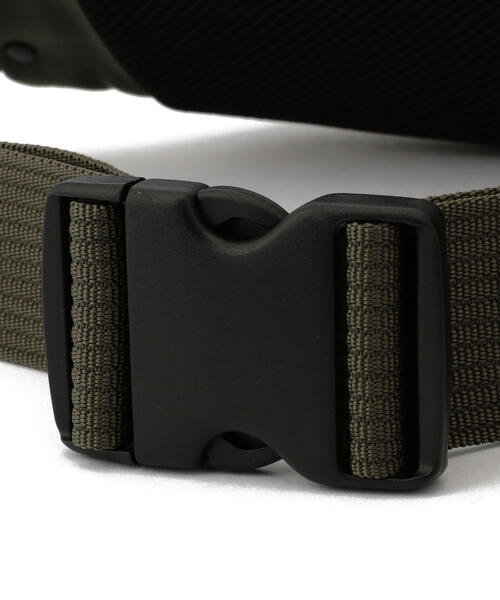 AVIREX(アヴィレックス)の「EAGLE POLYESTER 2WAY WAIST BAG /イーグル ポリエステル 2ウェイ ウエストバッグ(ボディバッグ/ウエストポーチ・レディース・カーキ/その他3/ブラック・F)」の13枚目の写真