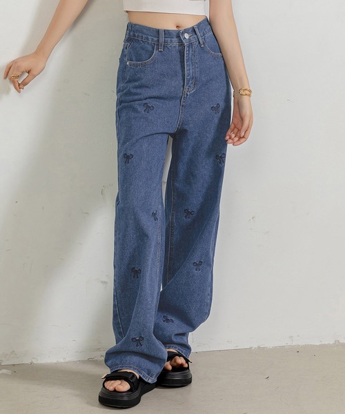 DAY CLOSET(デイ クローゼット)の「レディース フロント刺繍ストレートデニムパンツ(デニムパンツ・レディース・ブルー/ブルー系その他・S/M/L/XL)」の3枚目の写真