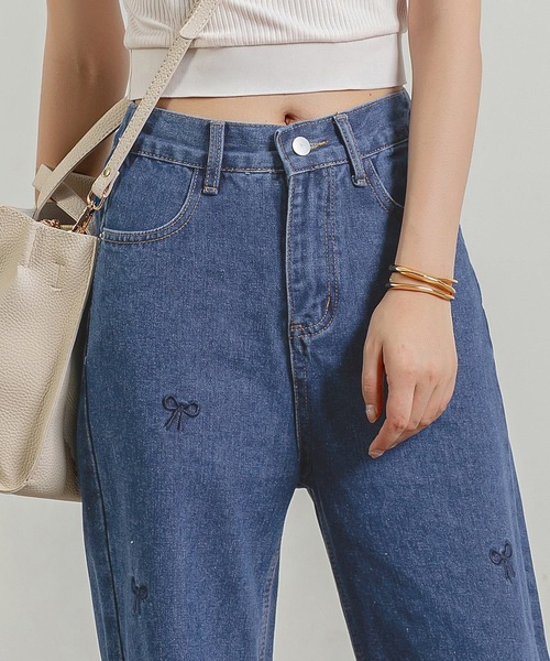 DAY CLOSET(デイ クローゼット)の「レディース フロント刺繍ストレートデニムパンツ(デニムパンツ・レディース・ブルー/ブルー系その他・S/M/L/XL)」の13枚目の写真