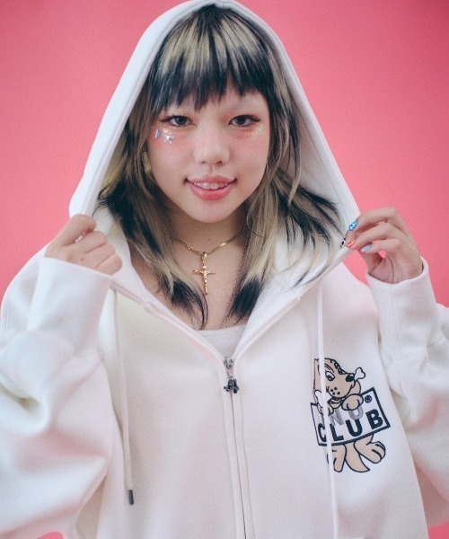 GALFY(ガルフィー)の「ストリートファッション GALFY ガルフィー イヌクラブジップパーカー 長袖パーカー ジップパーカー ジップアップパーカー ジップフーディー 長袖フーディー ロゴパーカー 長袖トップス オーバーサイズ ストリートブランド(パーカー・メンズ・ホワイト/ブラック・L/XL)」の4枚目の写真