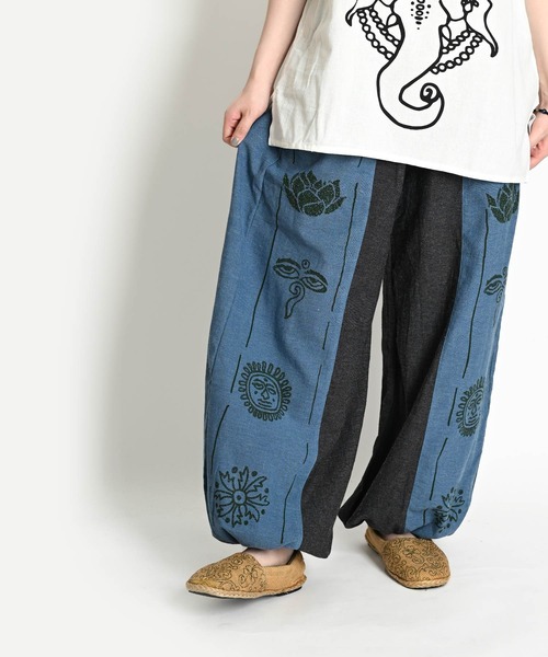 MARAI(マーライ)の「エスニック柄 ウエストゴム バイカラー バルーンパンツ サルエルパンツ(その他パンツ・レディース・カーキ/ブルー/ブラウン/レッド/ネイビー/パープル・FREE)」の1枚目の写真