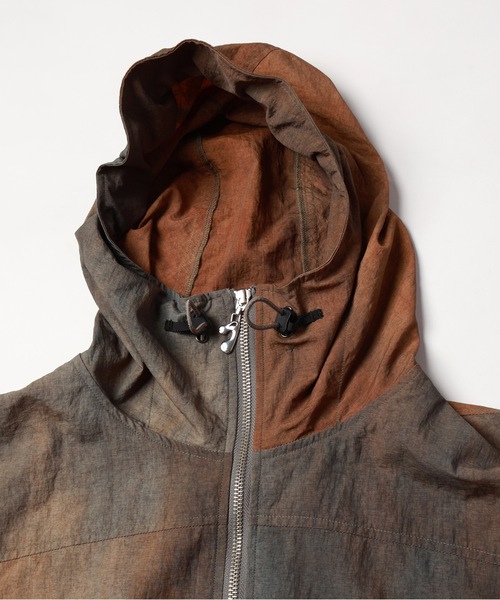 JIEDA(ジエダ)の「DYED NYLON PARKA(マウンテンパーカー・メンズ・ブラウン系・1/2)」の6枚目の写真