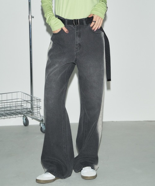 Auntie Rosa Holiday(アンティローザホリデー)の「サイドラインワイドデニム(デニムパンツ・レディース・ブラック/ブルー・SMALL/MEDIUM)」の3枚目の写真