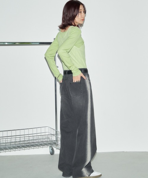 Auntie Rosa Holiday(アンティローザホリデー)の「サイドラインワイドデニム(デニムパンツ・レディース・ブラック/ブルー・SMALL/MEDIUM)」の13枚目の写真