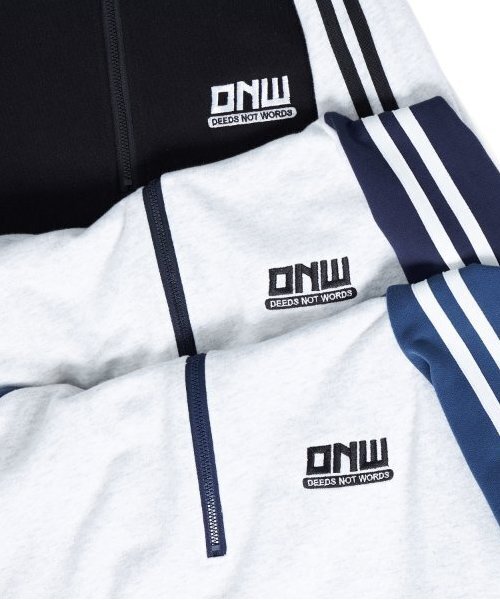 GLAZOS（グラソス）の「【大人向けサイズあり】【毛玉になりにくいしっかり素材】ラグランハーフジッププルオーバー（スウェット・キッズ・ブラック/ブルー/ネイビー・S/M/L/LL）」の12枚目の写真