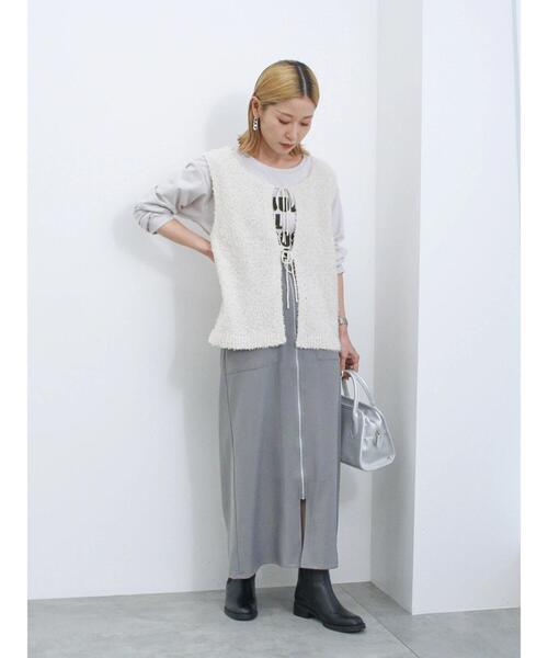Samansa Mos2 blue（サマンサモスモスブルー）の「ラメ混フラッグヤーン2wayニットベスト（ニット/セーター・レディース・グレー/オフホワイト/ブラック・F）」の9枚目の写真