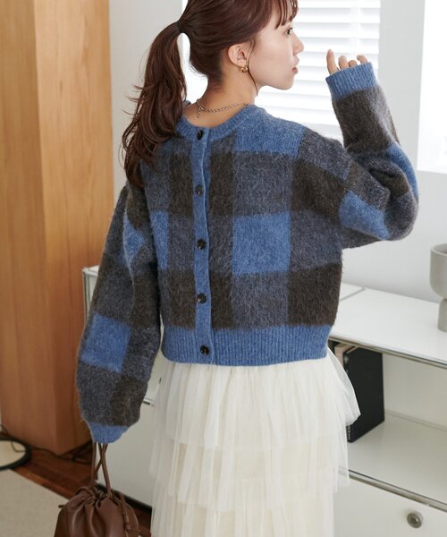 DISCOAT（ディスコート）の「【WEB限定】前後2WAYチェックプルオーバー（ニット/セーター・レディース・ブルー/グレー/ブラウン・FREE）」の4枚目の写真