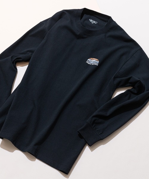 ragged mountain(ラギットマウンテン)の「【RAGGED MOUNTAIN/ラギットマウンテン】ワンポイントプリント ロングスリーブTシャツ(Tシャツ/カットソー・メンズ・グレイッシュブルー/カーキ/ブラック/ホワイト・X-LARGE/LARGE/MEDIUM)」の3枚目の写真