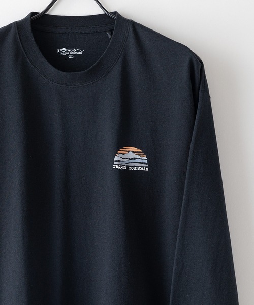 ragged mountain(ラギットマウンテン)の「【RAGGED MOUNTAIN/ラギットマウンテン】ワンポイントプリント ロングスリーブTシャツ(Tシャツ/カットソー・メンズ・グレイッシュブルー/カーキ/ブラック/ホワイト・X-LARGE/LARGE/MEDIUM)」の6枚目の写真