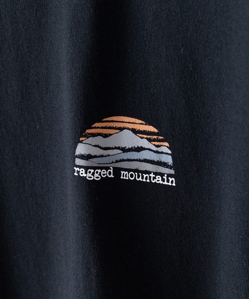 ragged mountain(ラギットマウンテン)の「【RAGGED MOUNTAIN/ラギットマウンテン】ワンポイントプリント ロングスリーブTシャツ(Tシャツ/カットソー・メンズ・グレイッシュブルー/カーキ/ブラック/ホワイト・X-LARGE/LARGE/MEDIUM)」の8枚目の写真
