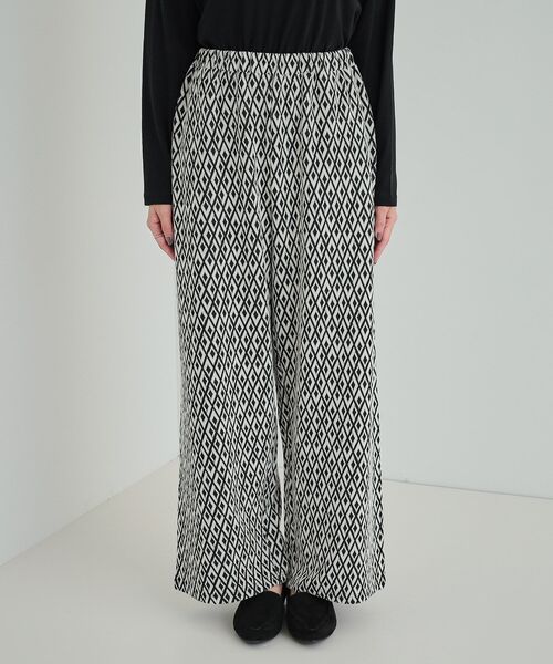 Cutie Blonde(キューティーブロンド)の「◆【洗える】コーデのアクセントに ジオメトリック柄 イージーパンツ(その他パンツ・レディース・チャコール/ホワイト系その他4・01/02/03/04)」の11枚目の写真