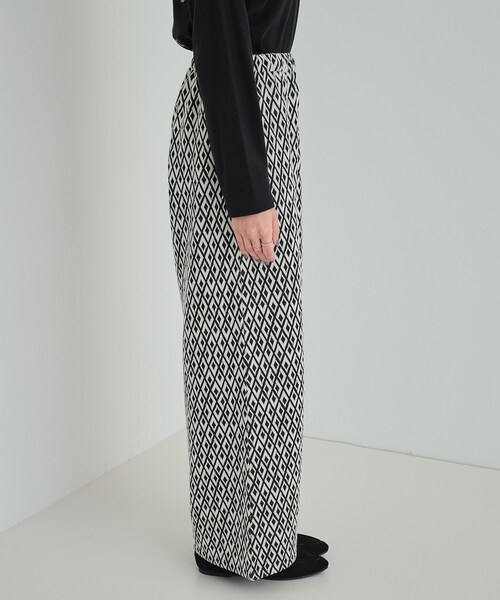 Cutie Blonde(キューティーブロンド)の「◆【洗える】コーデのアクセントに ジオメトリック柄 イージーパンツ(その他パンツ・レディース・チャコール/ホワイト系その他4・01/02/03/04)」の12枚目の写真